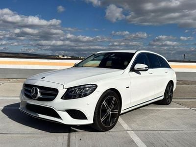 Weiß Gebraucht 2020 Mercedes C300e Avantgarde Limousine | 18.490 € (Guter Preis)
