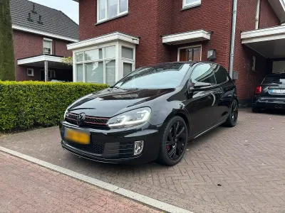Second-hand VW Golf VI GTI 211 CP (155 kW) 2010 Negru Hatchback