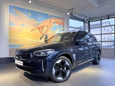 Gebraucht BMW iX3 Impressive 210 kW (286 PS) 2021 Carbonschwarz metallic SUV