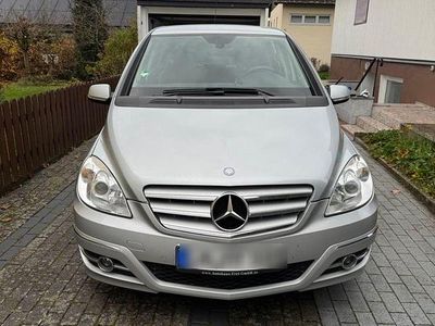 Mercedes B180