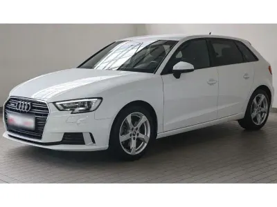 Używany Audi A3 Sport 190 KM (139 kW) 2019 Biały Sedan/Limuzyna