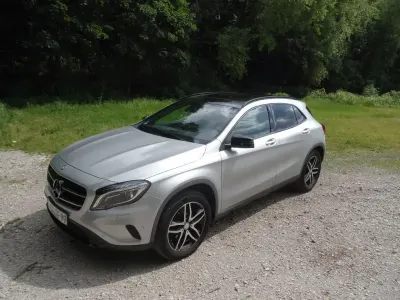 Gebraucht Mercedes GLA220 177 PS (130 kW) 2017 Grau SUV