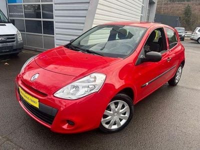 Second-hand Renault Clio III 75 CP (55 kW) 2012 Roșu Hatchback