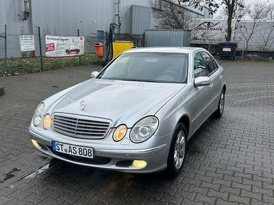 Gebraucht Mercedes E240 177 PS (130 kW) 2002 Silber Limousine