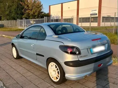 Gebraucht Peugeot 206 CC 109 PS (80 kW) 2003 Blau Cabrio