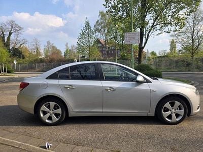 Begagnad Chevrolet Cruze LS 113 HK (83 kW) 2010 Grå Sedan