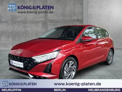 Gebraucht Hyundai i20 Trend 90 PS (66 kW) 2026 Dragon red (rot) Kleinwagen