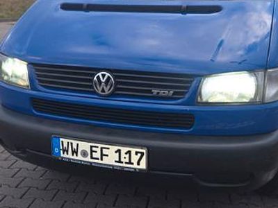 Blau Gebraucht 2002 VW Caravelle Van / Kleinbus | 7.800 € (Etwas zu teuer)