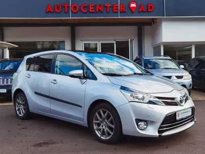 Gebraucht Toyota Verso Executive 177 PS (130 kW) 2013 Silber Van / Kleinbus