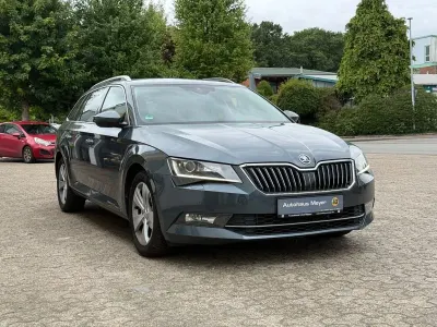 Gebraucht Skoda Superb Style 190 PS (139 kW) 2019 Grau Kombi