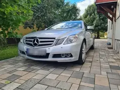 Gebraucht Mercedes E250 204 PS (150 kW) 2010 Silber Coupé
