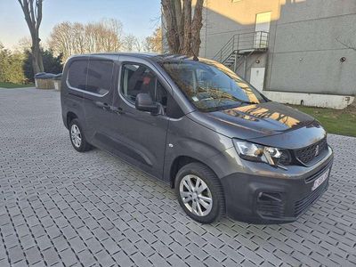 Gebraucht Peugeot Partner S 131 PS (96 kW) 2019 Grau Van / Kleinbus