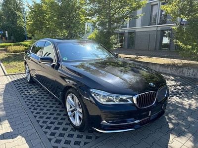 Second-hand BMW 750 449 CP (330 kW) 2016 Berlinǎ