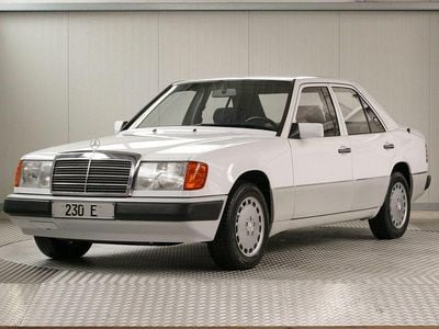 Gebraucht Mercedes E230 132 PS (97 kW) 1991 Weiß Limousine