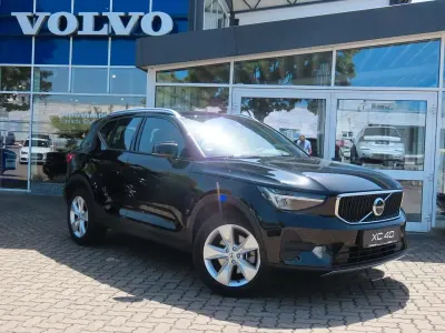 Gebraucht Volvo XC40 Core 163 PS (119 kW) 2024 Schwarz SUV