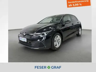 Second-hand VW Golf VIII Life 131 CP (96 kW) 2023 Negru Berlinǎ