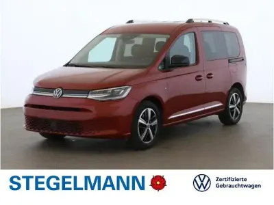 Gebraucht VW Caddy Style 122 PS (89 kW) 2022 Rot Van / Kleinbus