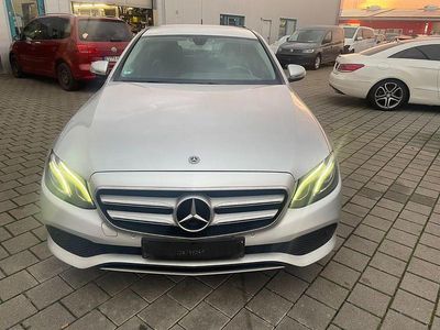 Silber Gebraucht 2018 Mercedes E200 Avantgarde Limousine | 11.900 €