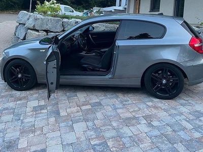 Gebraucht BMW 118 143 PS (105 kW) 2008 Grau Kleinwagen