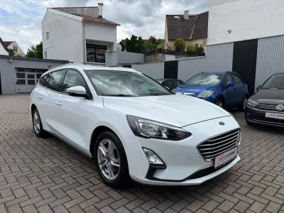Gebraucht Ford Focus Cool & Connect 120 PS (88 kW) 2020 Weiß Limousine