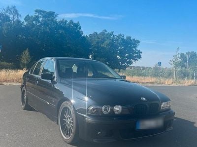 BMW 523
