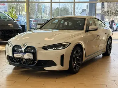 Gebraucht BMW i4 Sport Line 250 kW (340 PS) 2022 Weiß Limousine