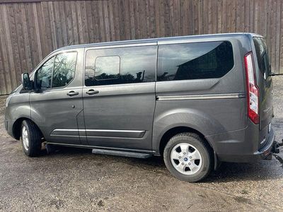 Gebraucht Ford Tourneo Titanium 170 PS (125 kW) 2017 Grau Van / Kleinbus