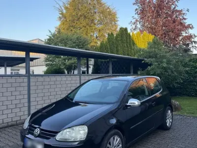 Gebraucht VW Golf V 102 PS (75 kW) 2005 Schwarz Kleinwagen