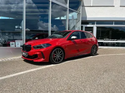 Gebraucht BMW M135 Performance 306 PS (225 kW) 2023 Rot Kleinwagen