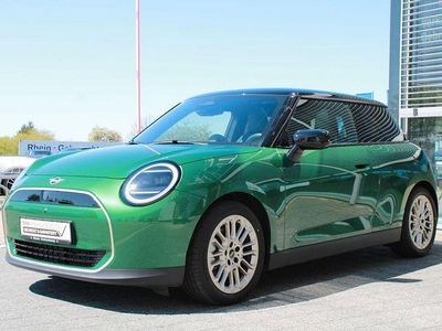 Second-hand Mini Cooper Favoured 135 kW (184 CP) 2024 Verde Hatchback