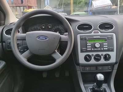 Gebraucht Ford Focus 101 PS (74 kW) 2005 Grau Limousine