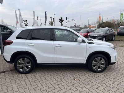 Gebraucht Suzuki Vitara Comfort 140 PS (102 kW) 2023 Pearl cool white metallic SUV