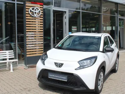 Gebraucht Toyota Aygo X Basis 72 PS (52 kW) 2023 Weiß SUV