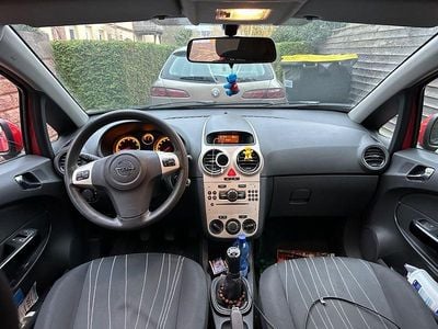 Rot Gebraucht 2008 Opel Corsa Limousine | 950 € (Guter Preis)