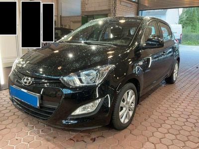 Gebraucht Hyundai i20 Comfort 101 PS (74 kW) 2014 Schwarz Kleinwagen