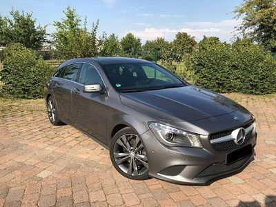Gebraucht Mercedes CLA200 Shooting Brake Urban 136 PS (100 kW) 2015 Grau Kombi