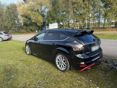 Gebraucht Ford Focus ST 163 PS (119 kW) 2014 Schwarz Limousine