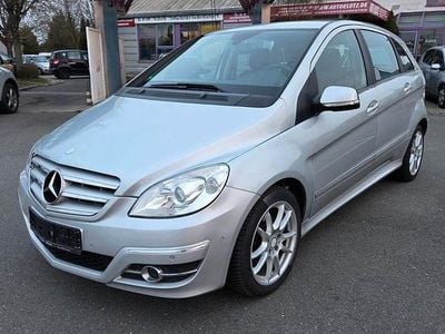 Gebraucht Mercedes B180 116 PS (85 kW) 2010 Silber Van / Kleinbus