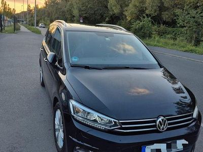 Gebraucht VW Touran Highline 150 PS (110 kW) 2016 Schwarz Van / Kleinbus