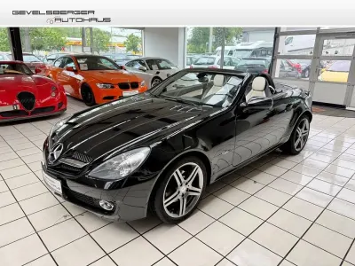 Gebraucht Mercedes SLK200 2LOOK Edition 184 PS (135 kW) 2010 Schwarz/baltic black Cabrio