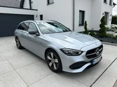 Gebraucht Mercedes C200 163 PS (119 kW) 2023 Silber Limousine