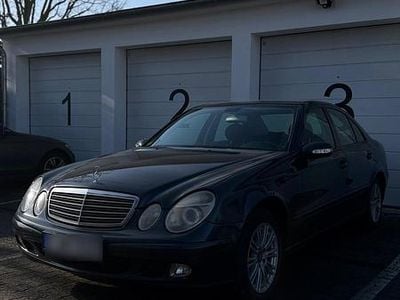 Gebraucht Mercedes E240 177 PS (130 kW) 2002 Schwarz Limousine