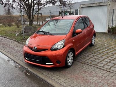 Gebraucht Toyota Aygo 68 PS (50 kW) 2013 Orange Kleinwagen