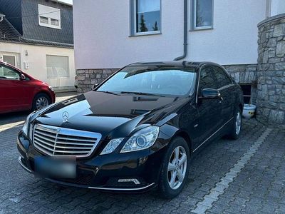 Gebraucht Mercedes E200 184 PS (135 kW) 2010 Schwarz Limousine