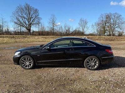 Gebraucht Mercedes E300 Avantgarde 252 PS (185 kW) 2011 Schwarz Coupé