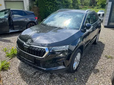 Neu Skoda Karoq Selection 150 PS (110 kW) 2025 Grau SUV