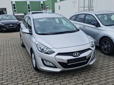 gebraucht Hyundai i30 i30cw 1.6 Automatik Style