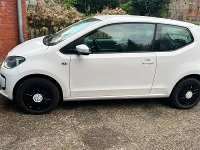 Begagnad VW up! 75 HK (55 kW) 2013 Vit Halvkombi