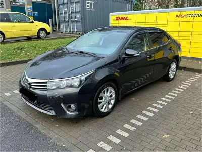 Gebraucht Toyota Corolla Edition 132 PS (97 kW) 2016 Schwarz Limousine