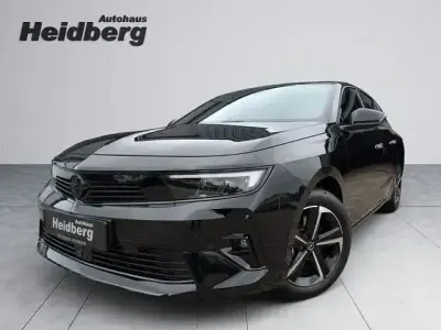 Gebraucht Opel Astra 131 PS (96 kW) 2024 Schwarz Kleinwagen